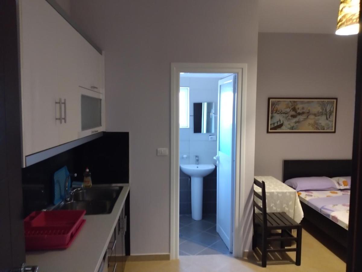 Xuxi Apartments Lukovë Екстериор снимка