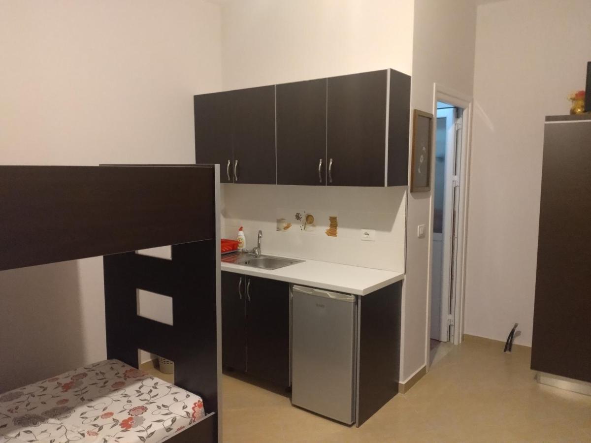 Xuxi Apartments Lukovë Екстериор снимка