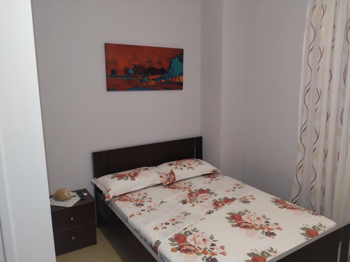 Xuxi Apartments Lukovë Екстериор снимка
