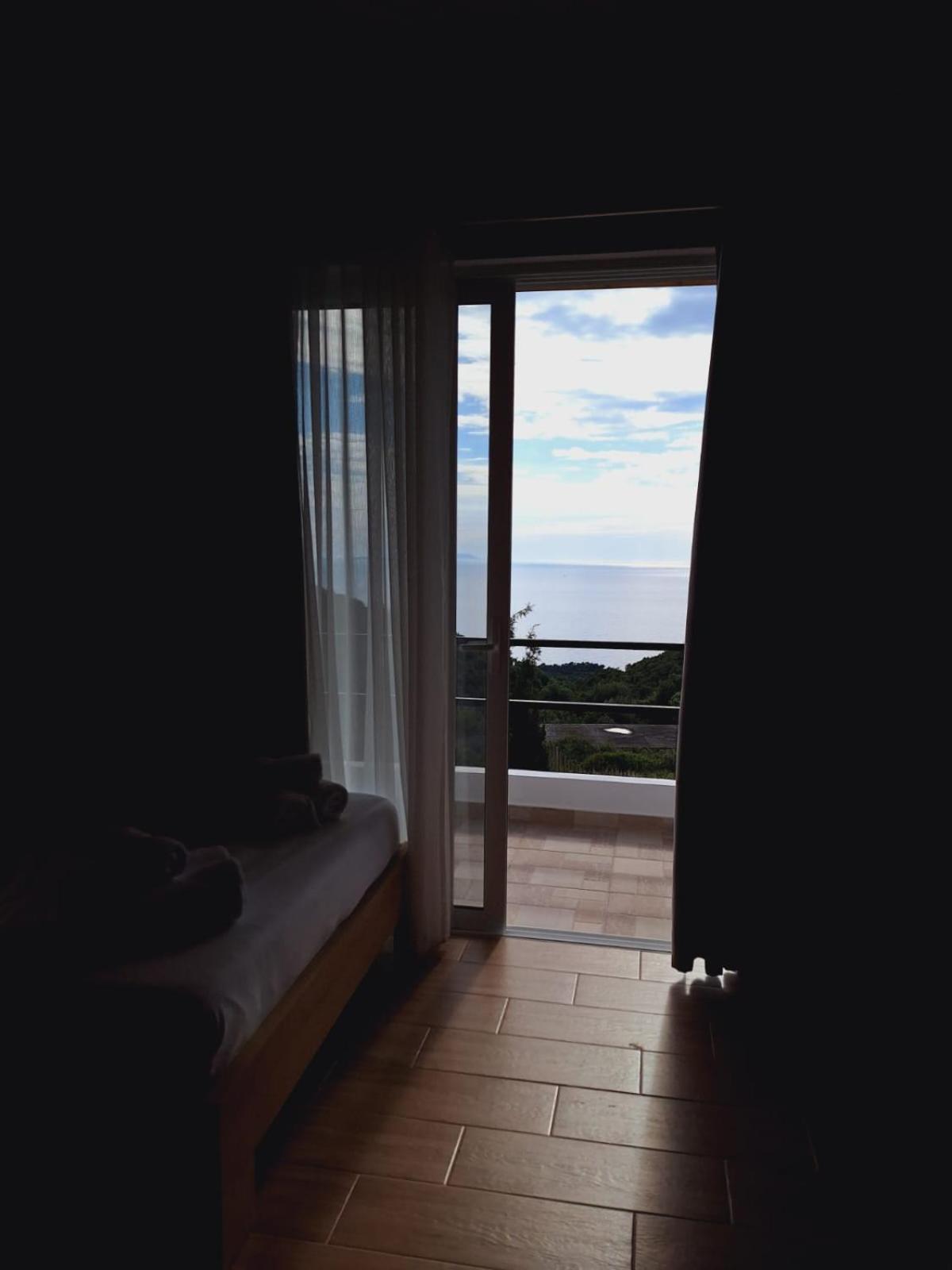 Xuxi Apartments Lukovë Екстериор снимка