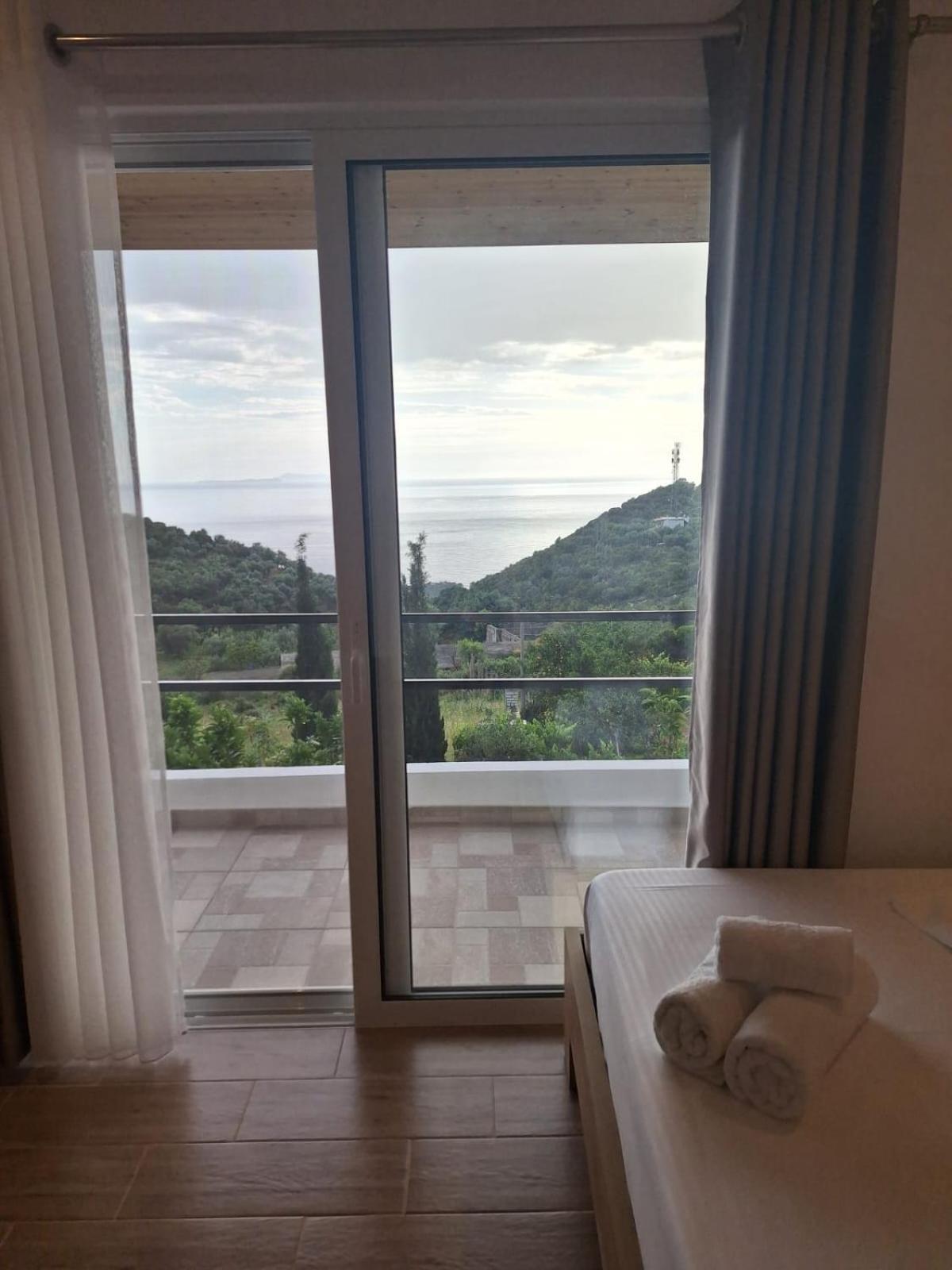 Xuxi Apartments Lukovë Екстериор снимка