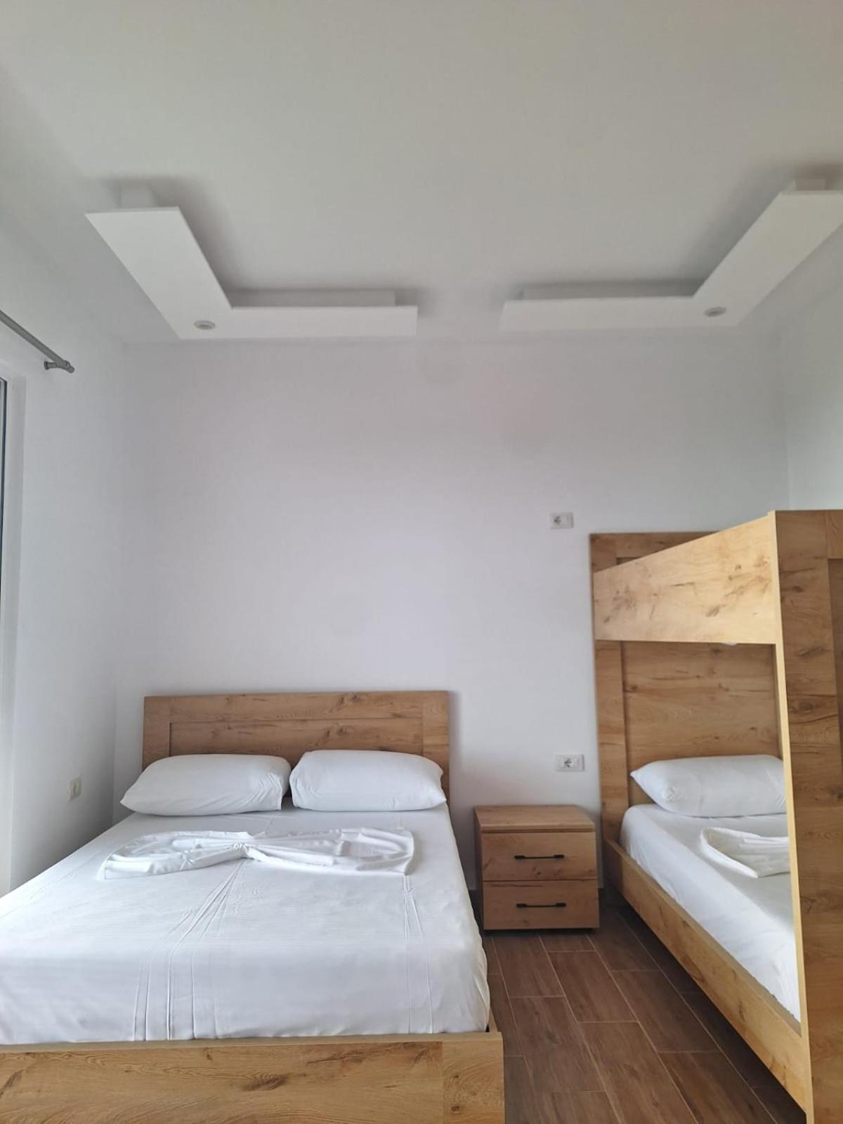 Xuxi Apartments Lukovë Екстериор снимка