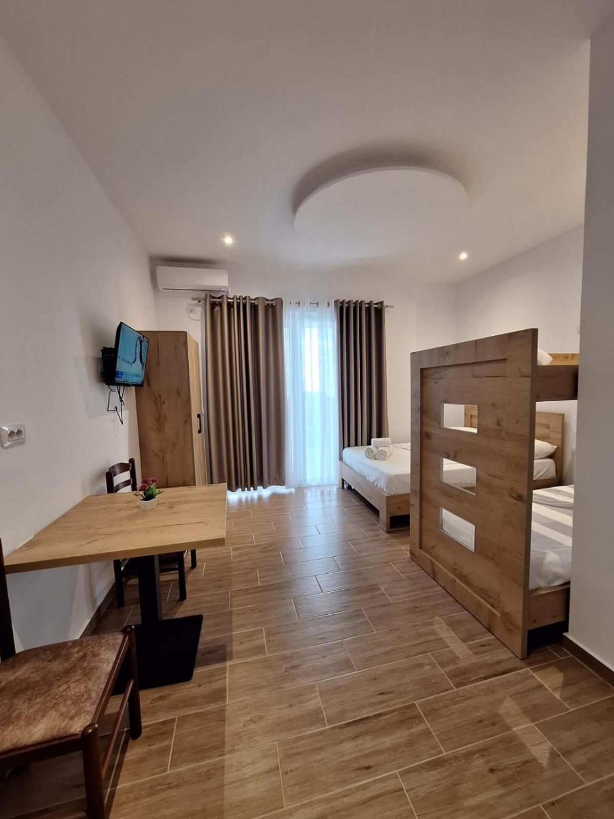Xuxi Apartments Lukovë Екстериор снимка