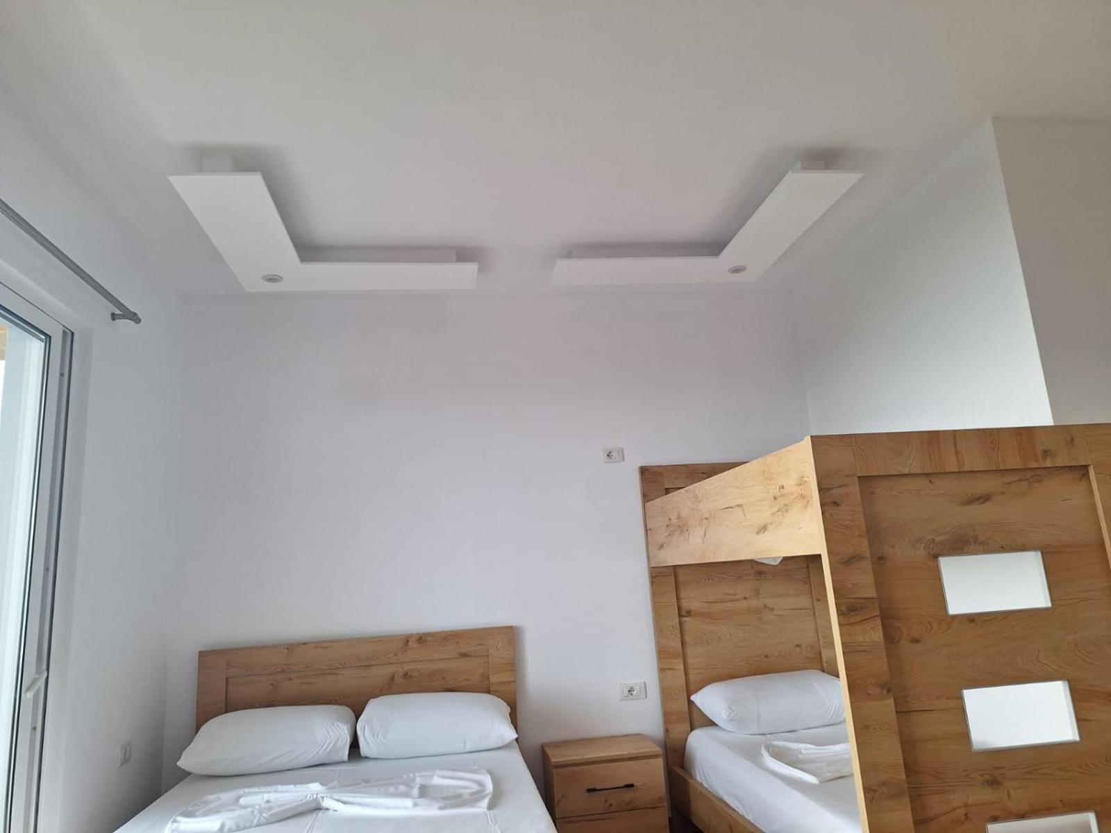 Xuxi Apartments Lukovë Екстериор снимка
