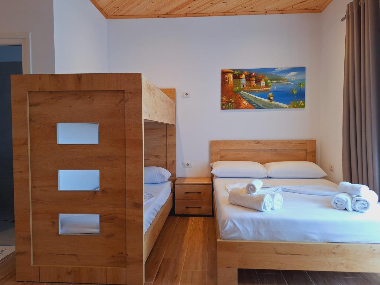 Xuxi Apartments Lukovë Екстериор снимка