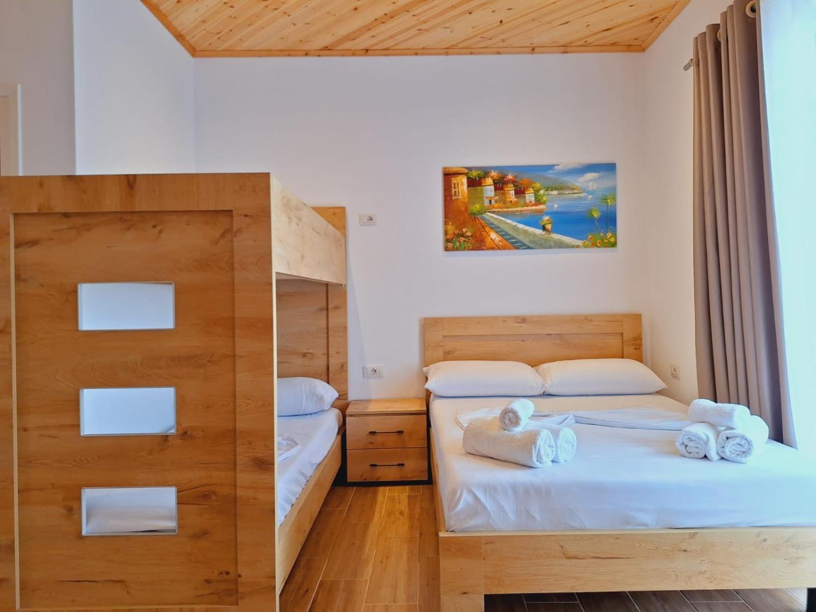Xuxi Apartments Lukovë Екстериор снимка