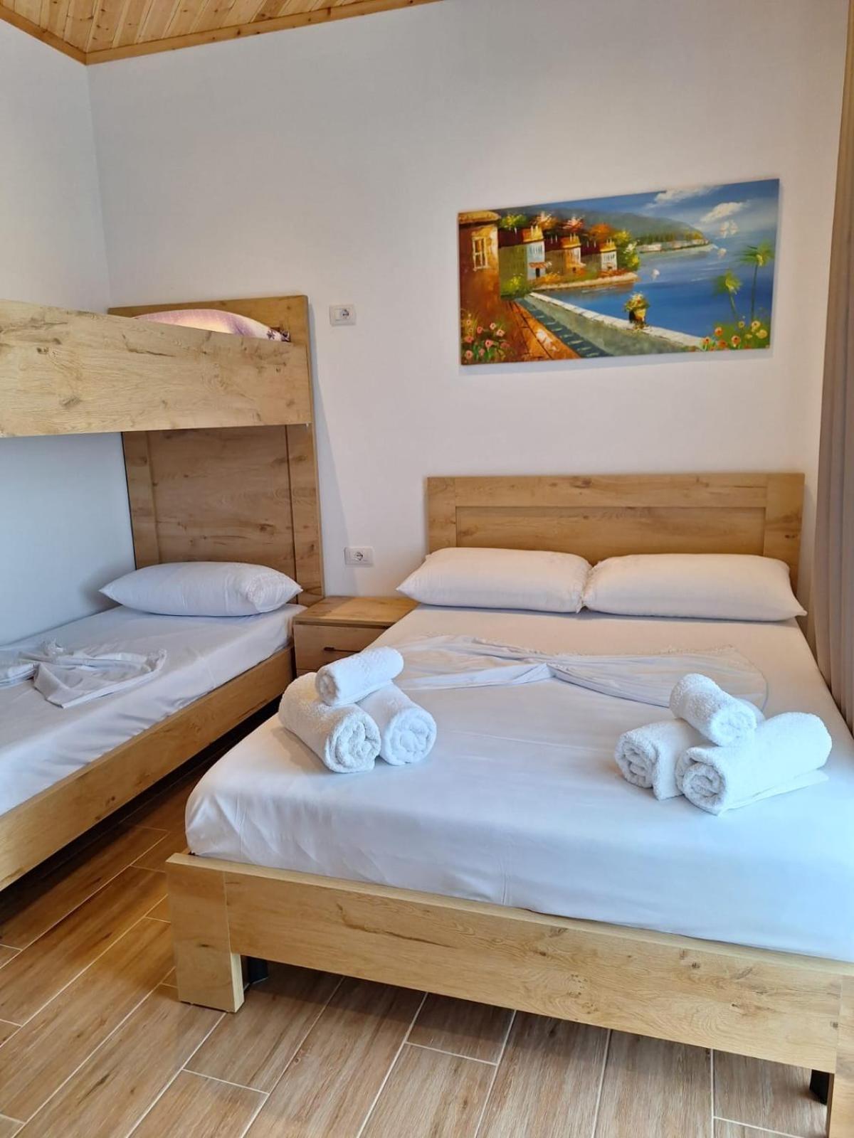 Xuxi Apartments Lukovë Екстериор снимка