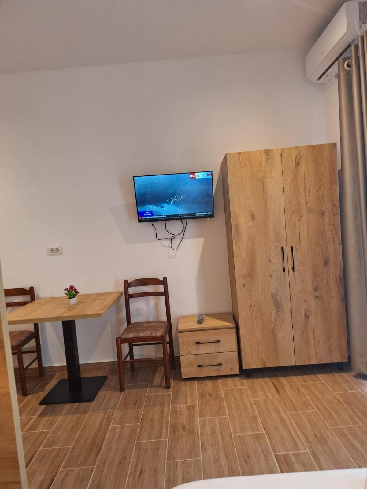 Xuxi Apartments Lukovë Екстериор снимка