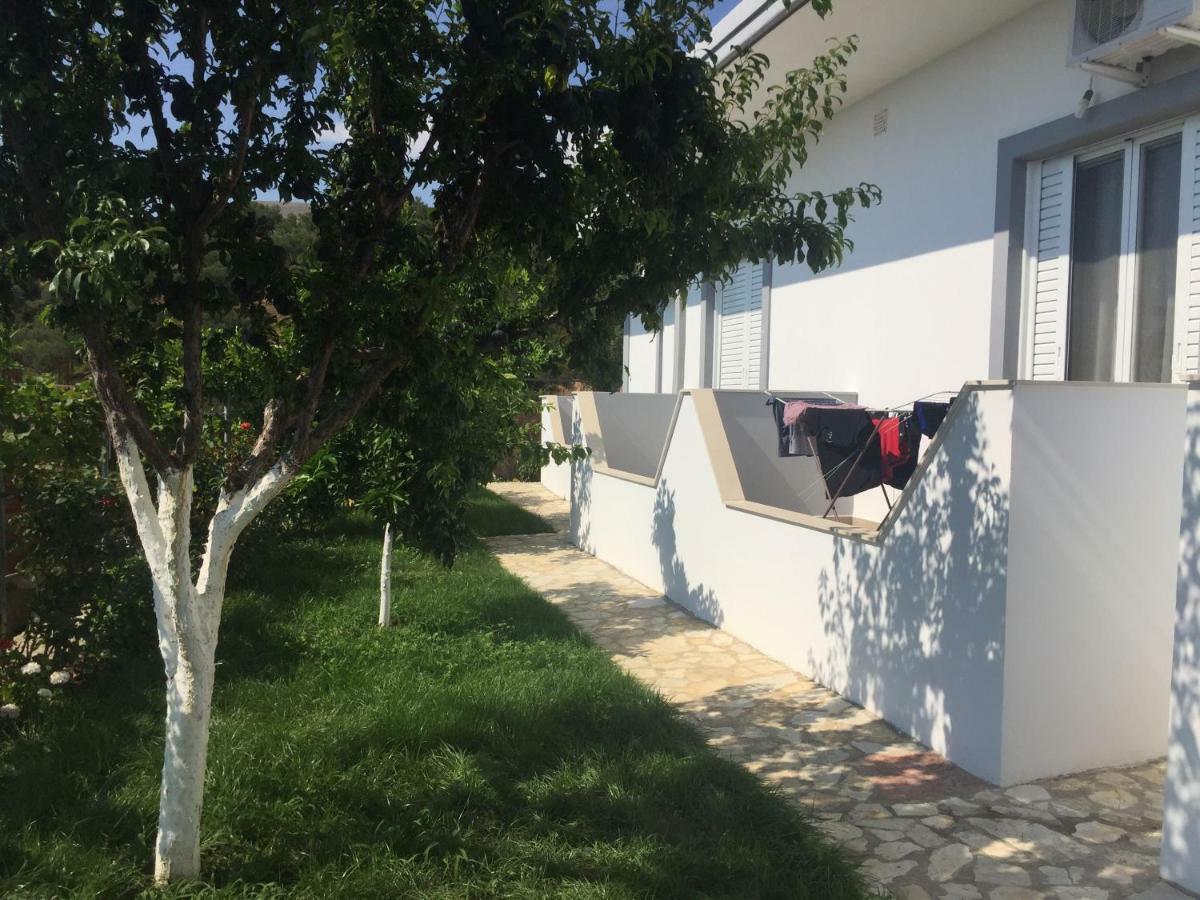 Xuxi Apartments Lukovë Екстериор снимка