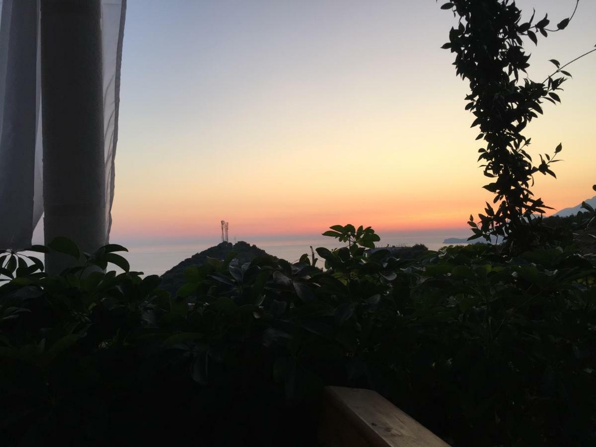 Xuxi Apartments Lukovë Екстериор снимка